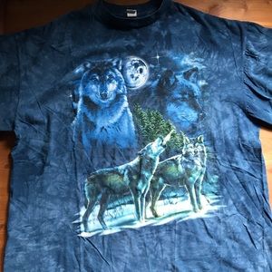 Vintage wolf shirt